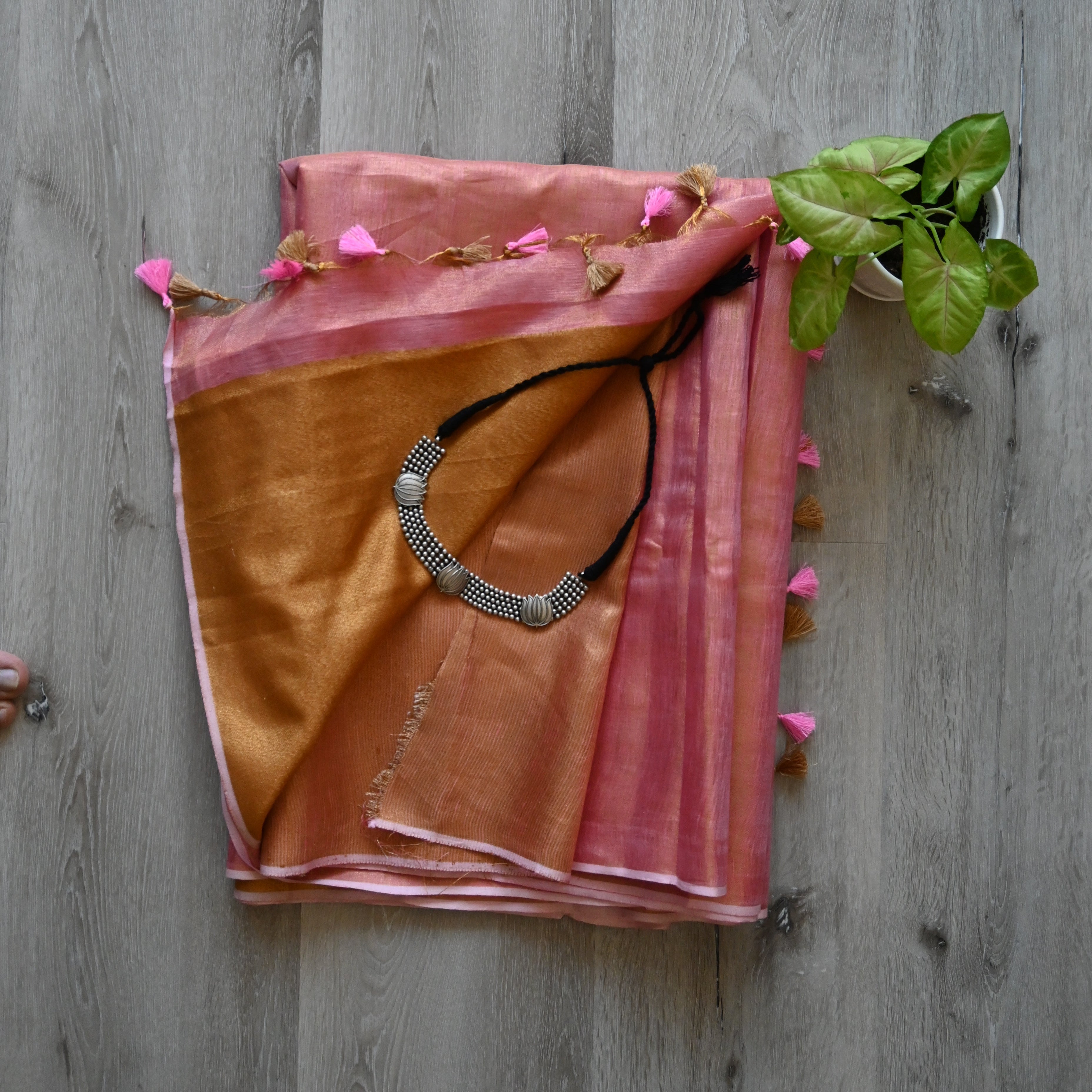 Metalic Tissue linen Saree