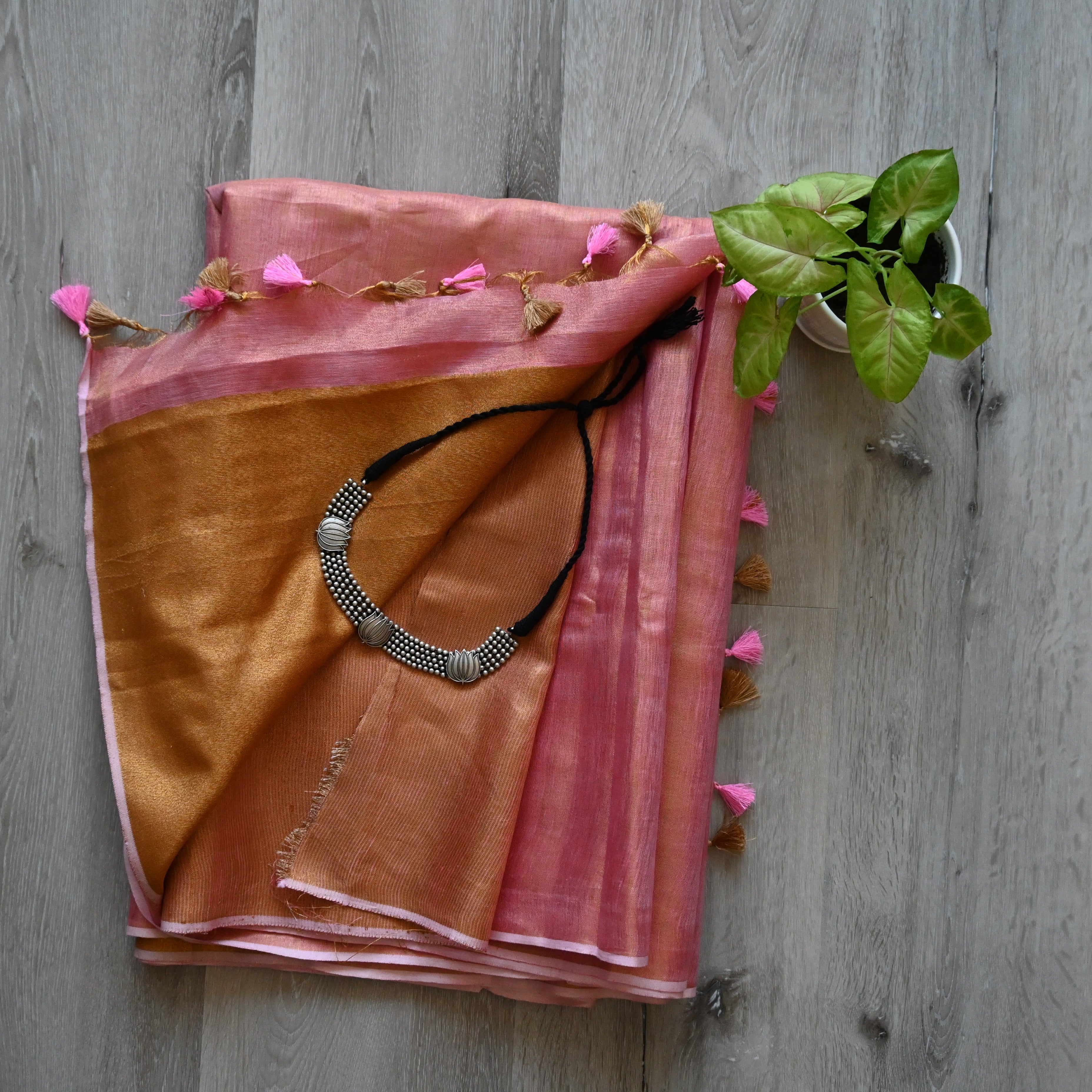 Metalic Tissue linen Saree