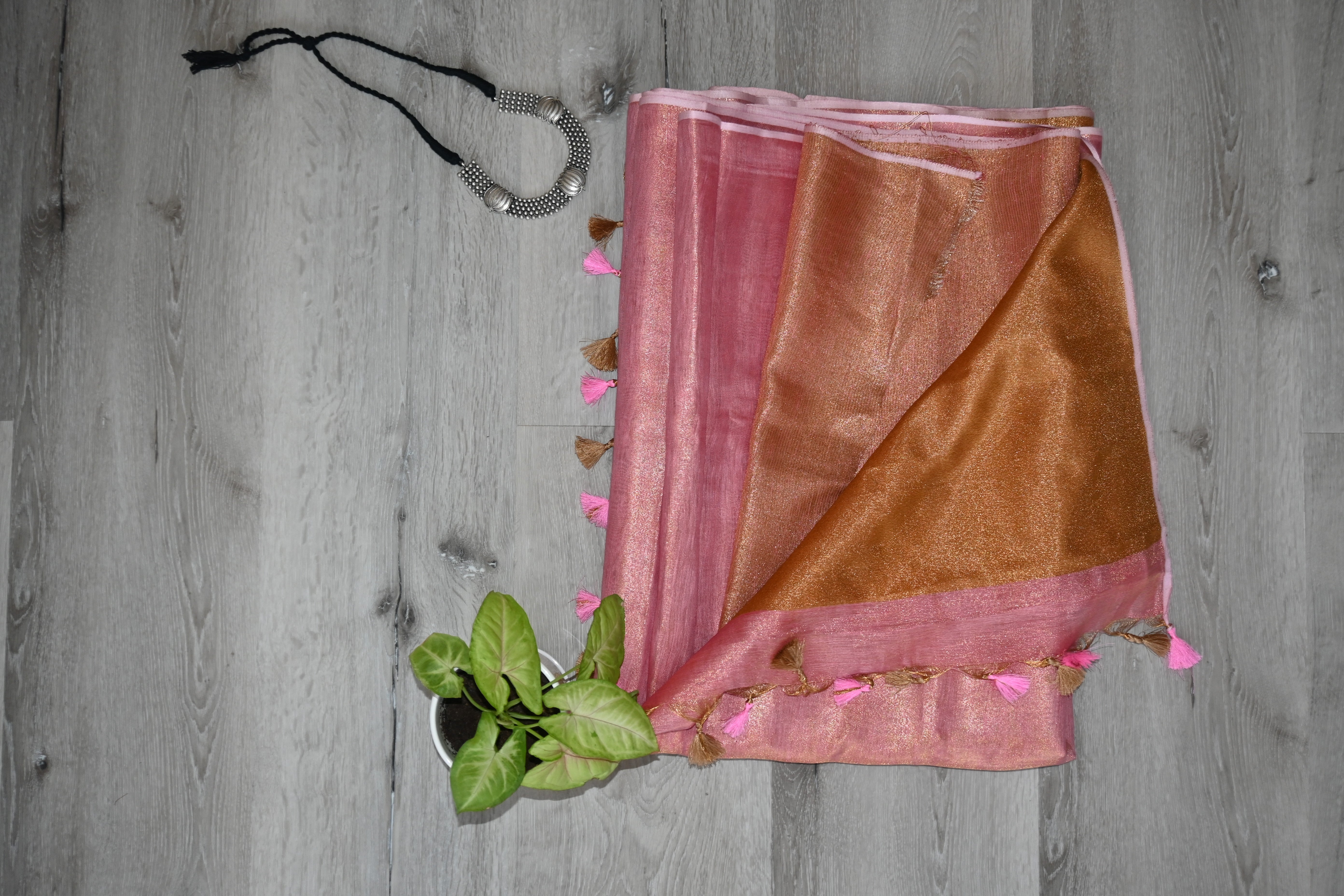 Metalic Tissue linen Saree