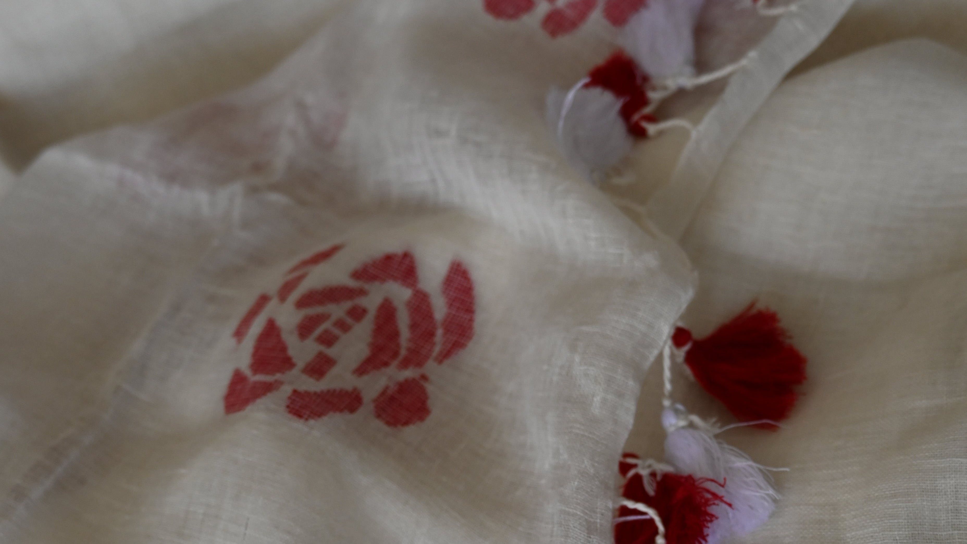 Pure Linen White Jamdani Handloom Saree