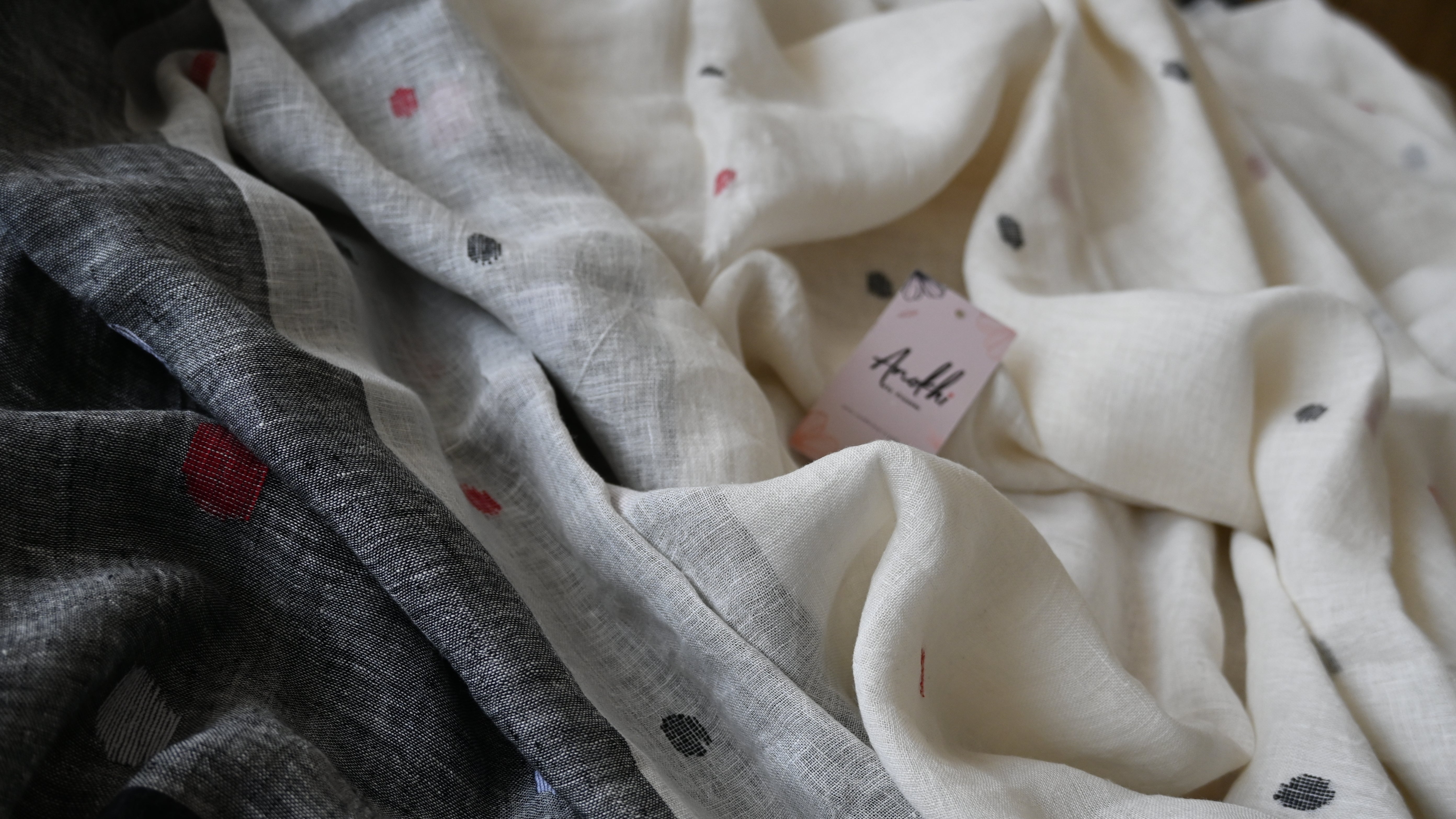 Pure White Linen All Body Buti With Grey Pallu Handwoven Saree